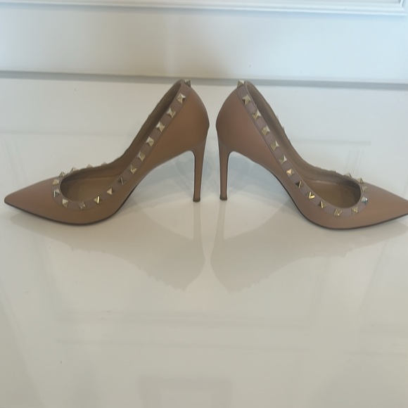 Valentino Garavani Rockstud Stiletto Pumps - Picture 2 of 6